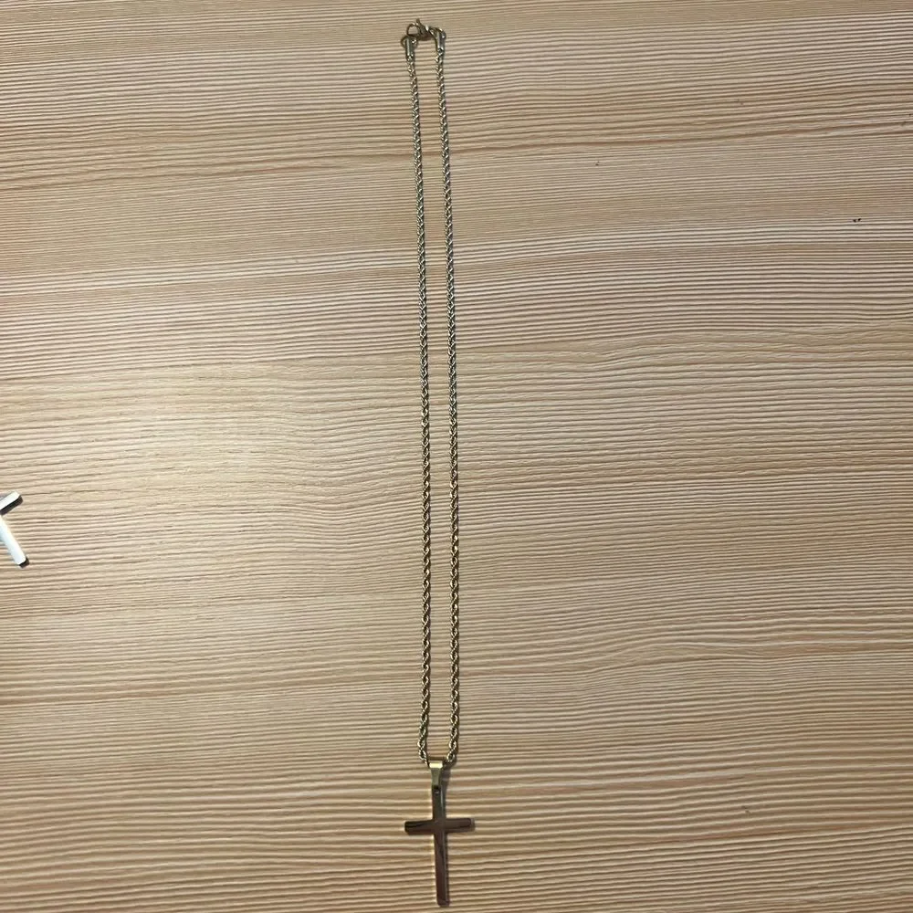 Gold necklace twist chain with cross pendant